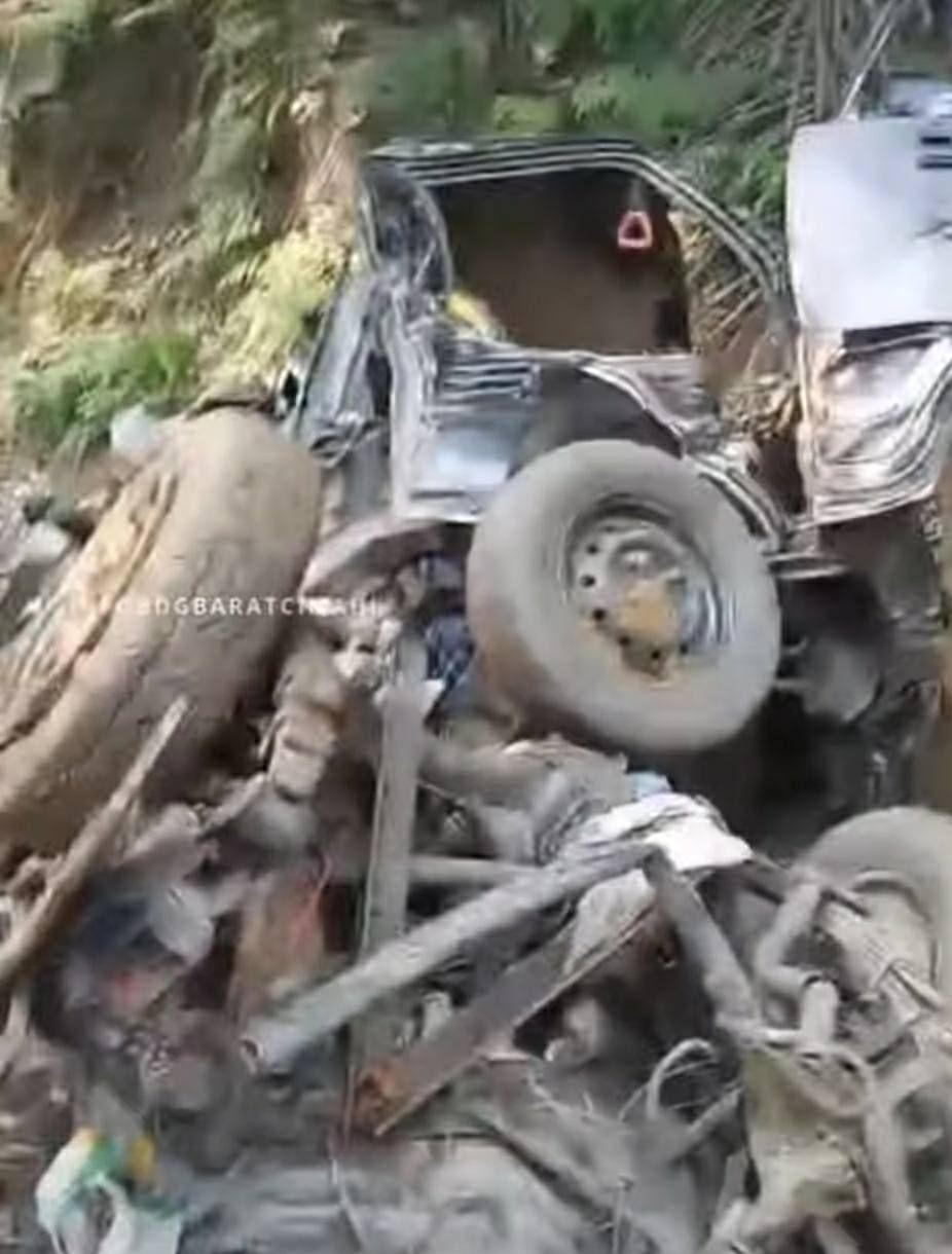 Detik-detik Kecelakaan Sembilan Kendaraan di Bandung Barat