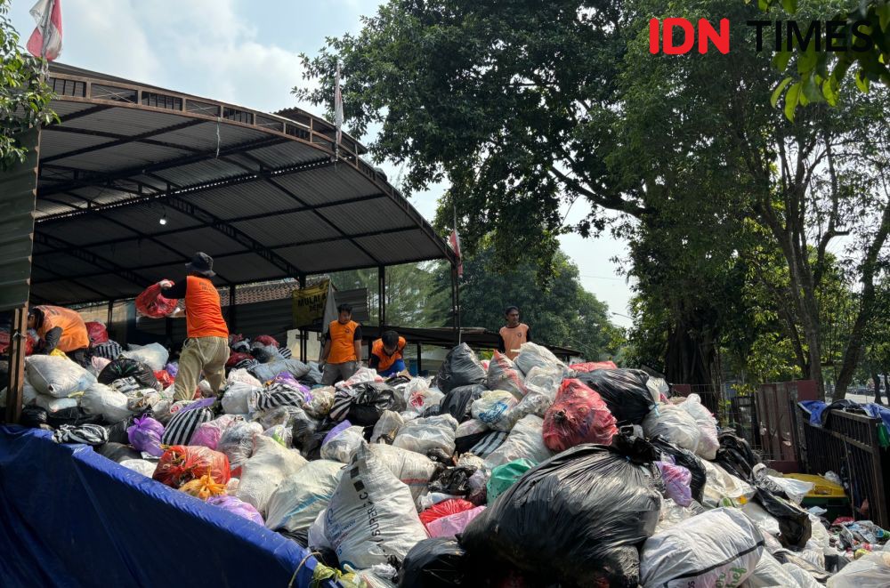 Warga Kerap Nekat Buang Sampah di Luar Jam Operasional Depo