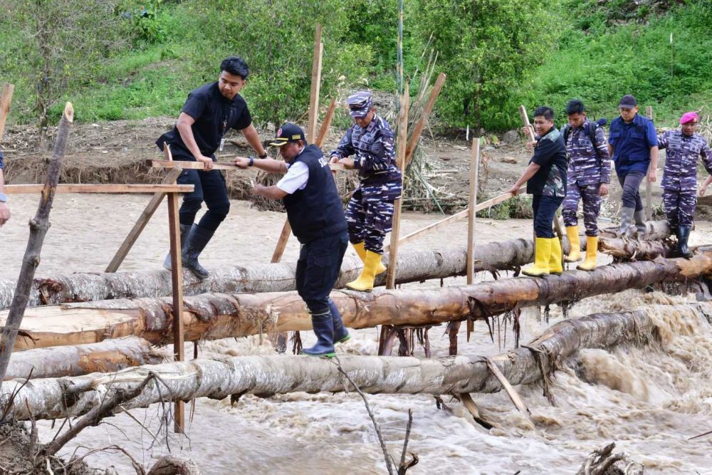 Banjir dan Longsor di Sulsel Dipicu Izin Konsesi yang Ugal-ugalan