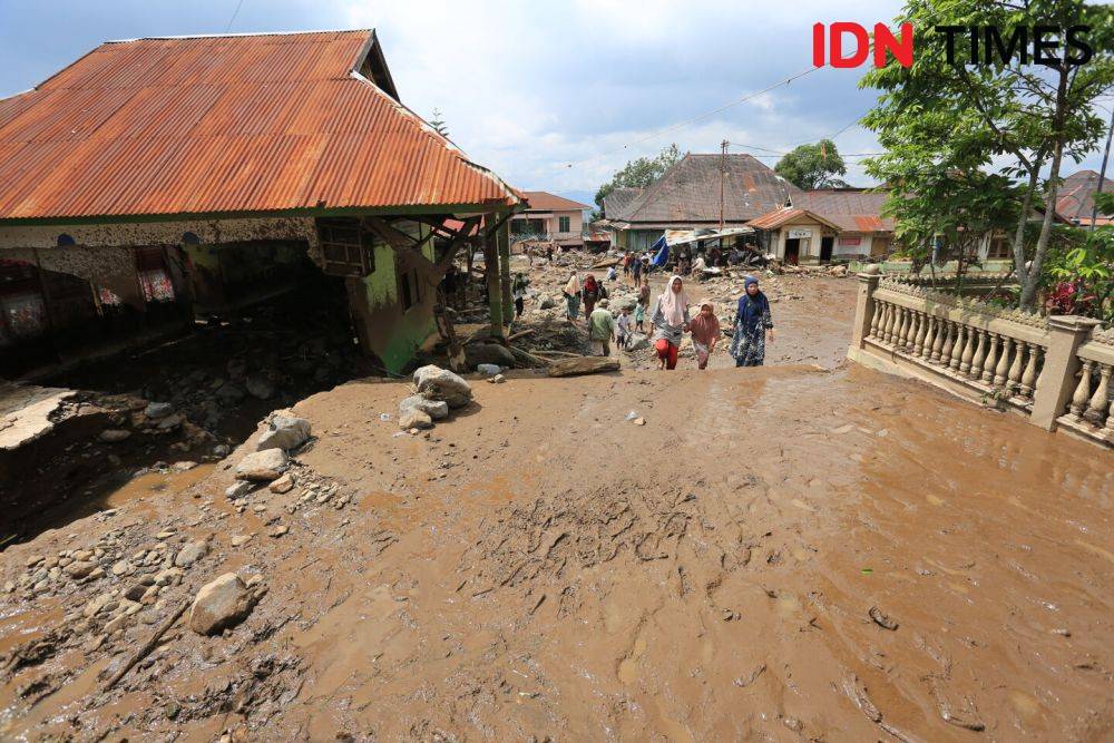 12 Orang Tewas Karena Banjir Lahar Dingin Gunung Marapi Sumb