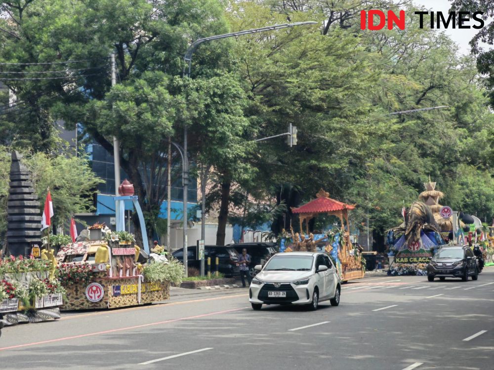 Ibu Iriana Ikut Parade Kriya dan Budaya Dekranas di Solo