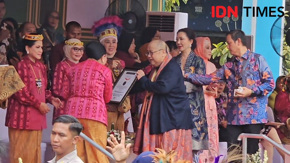 Diikuti Iriana, Parade Kriya dan Budaya Raih Rekor MURI