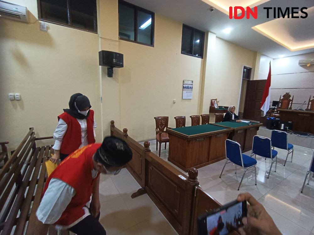 Hakim Masih Gali Fakta, Sidang Vonis Selebgram Adelia Kembali Ditunda