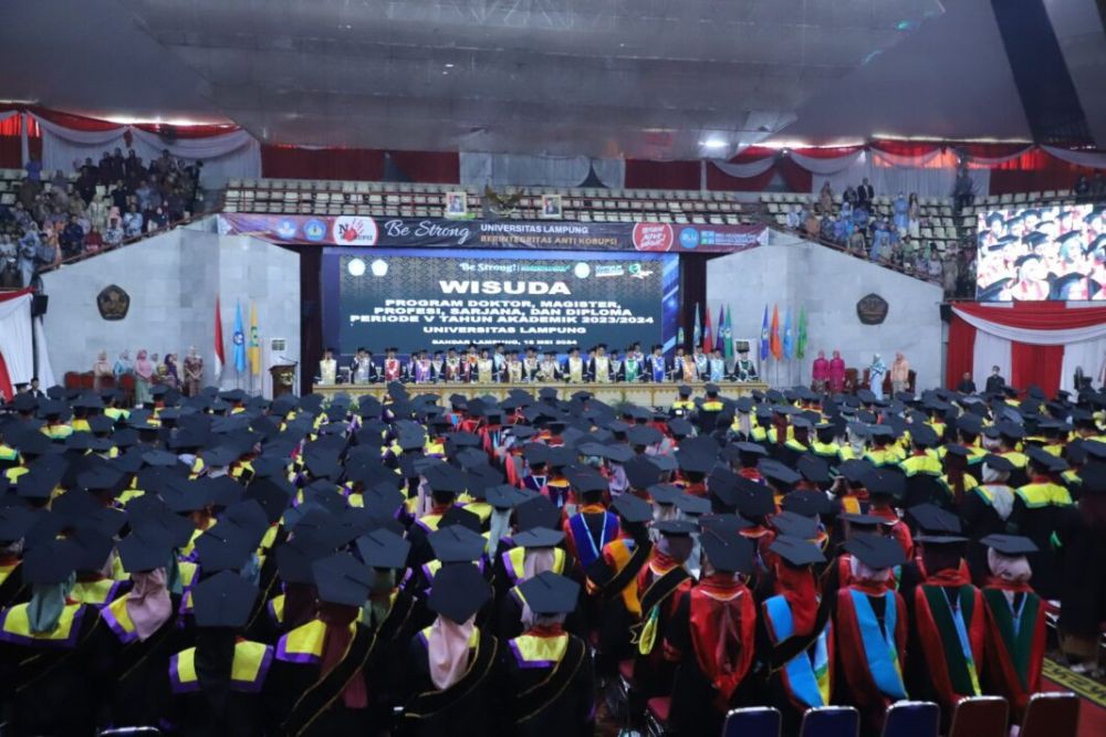 Momen Haru Seorang Ibu Wakili Wisuda Anaknya Sudah Meninggal