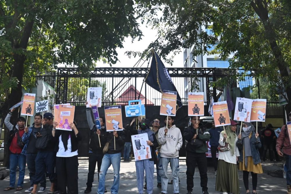 Jurnalis Makassar Tolak RUU Penyiaran: Mengancam Kebebasan Pers!