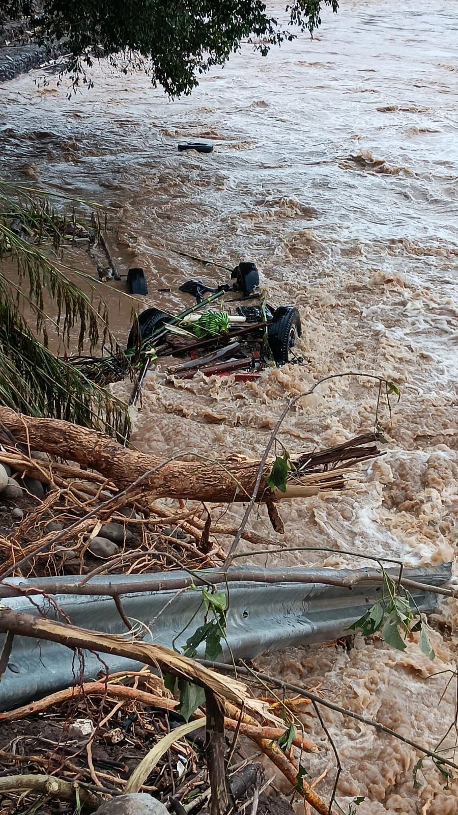 2 Mobil Terseret Banjir Bandang di OKU, 6 Orang Dikabarkan Hilang