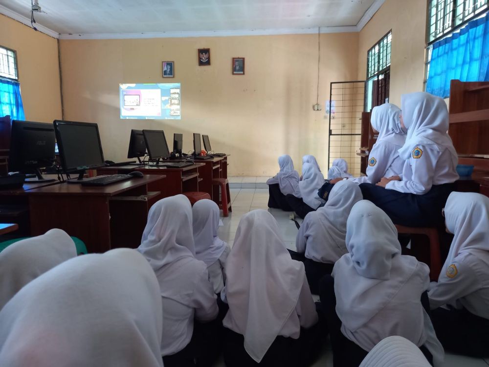 Ribuan Siswa SMP Cilacap Nobar Pendidikan Karakter Gen Z