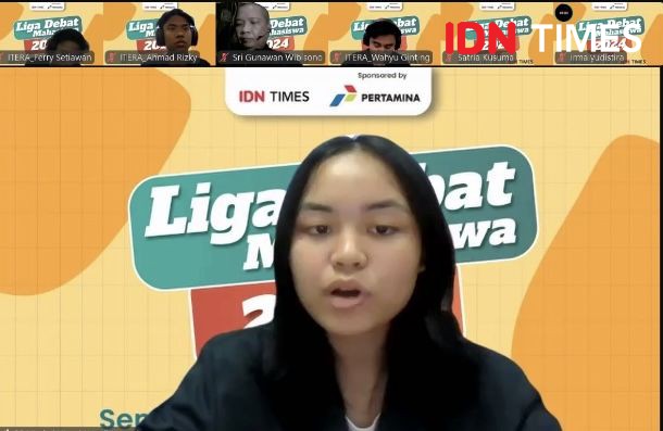 Tim Debat UGM Lawan IPB di Final Liga Debat Mahasiswa IDN Times 2024