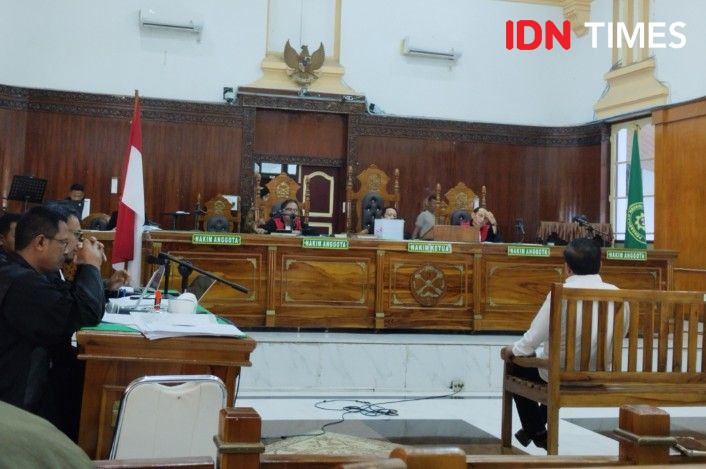 Sesak Napas saat Sidang, Eks Bupati Labuhan Batu Dibawa ke Rumah Sakit