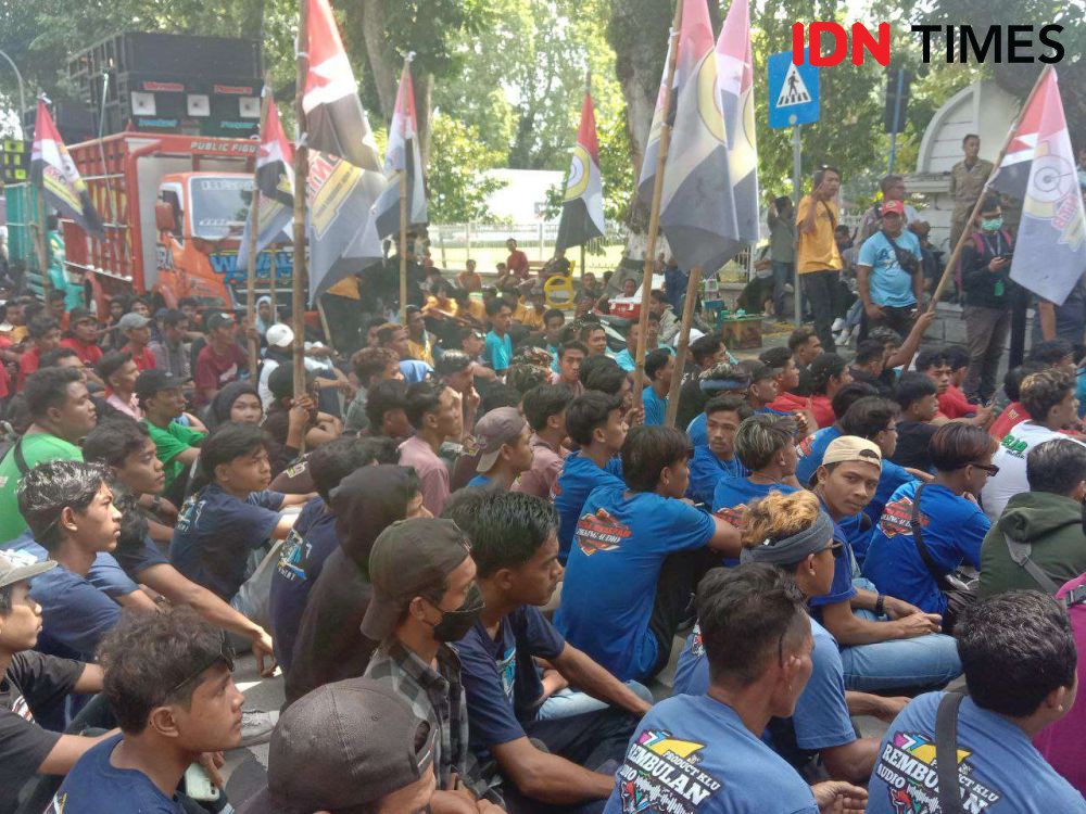 AK NTB Demo Kantor Gubernur NTB, Minta Pidanakan Kecimol Erotis! 