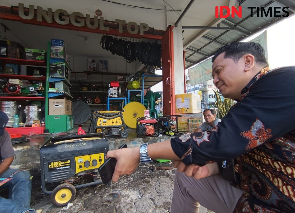 Warga Bandar Lampung Ramai-ramai Berburu Genset, Toko Kehabisan Stok