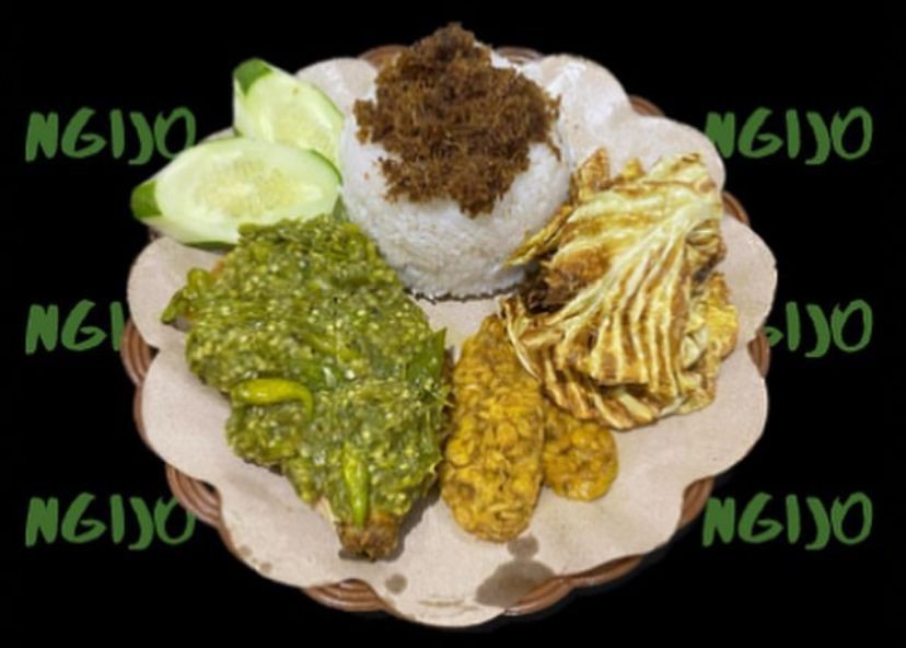 6 Rekomendasi Ayam Sambal Cabe Ijo di Lampung, Super Pedas!