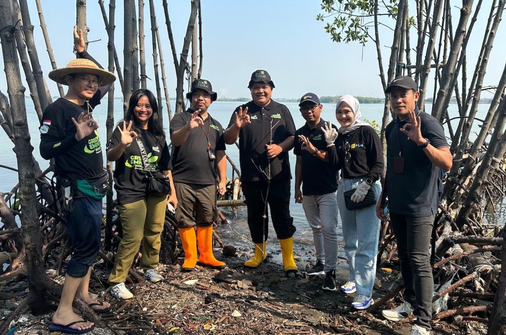 Aksi Bersih Pantai Semarang, 337 Pegawai PLN Kumpulkan 1 Ton Sampah