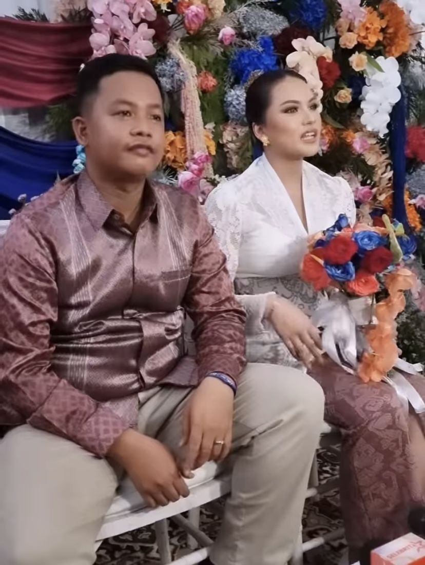 7 Potret Lamaran Dustin Tiffani dan Dita Amalia, Siap Naik Pelaminan!