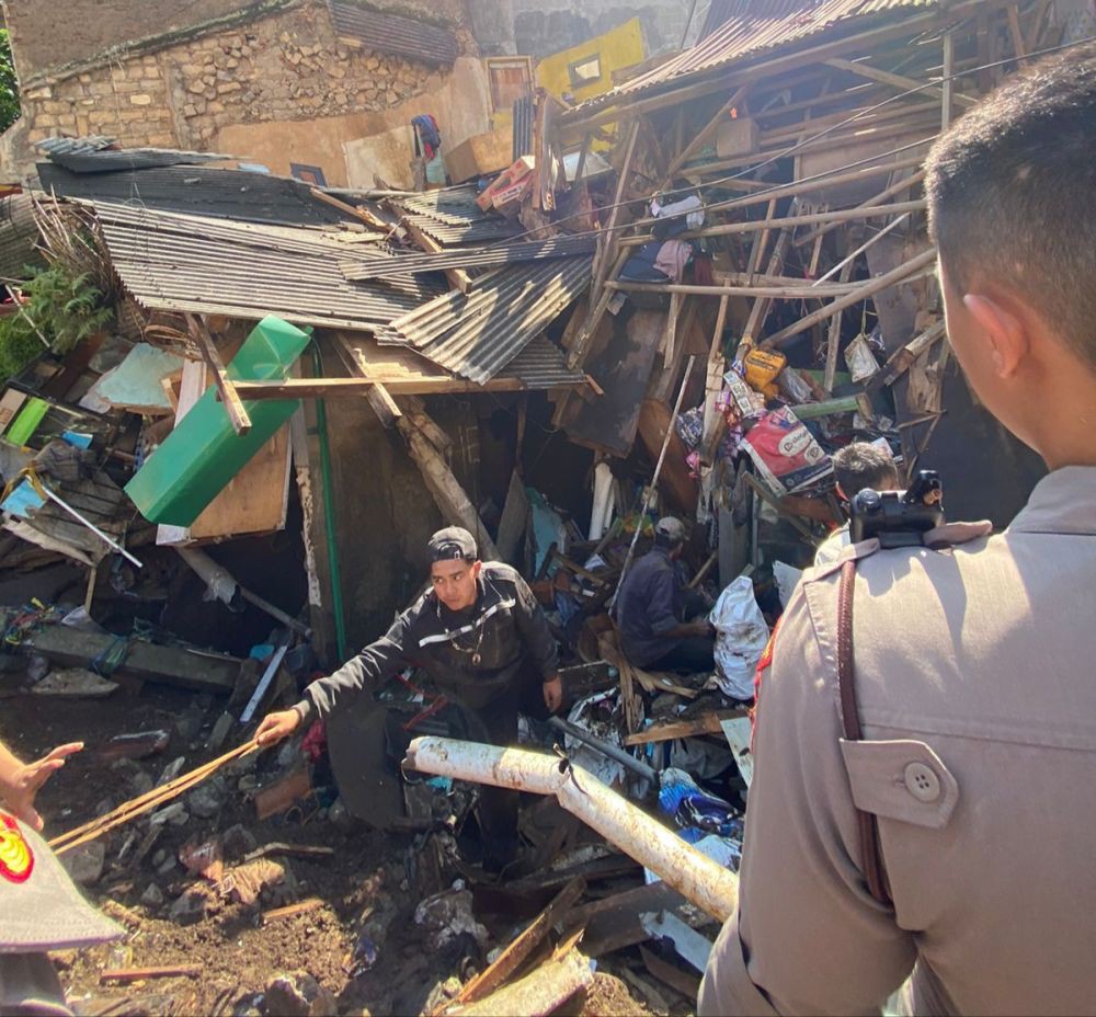 Korban Rumah Rusak Kebocoran PDAM Minta Bantuan Uang Kontrakan 