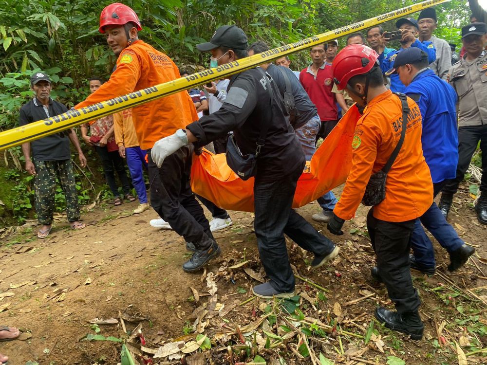 Evakuasi Dramatis Perempuan Trenggalek Tewas di Dalam Sumur