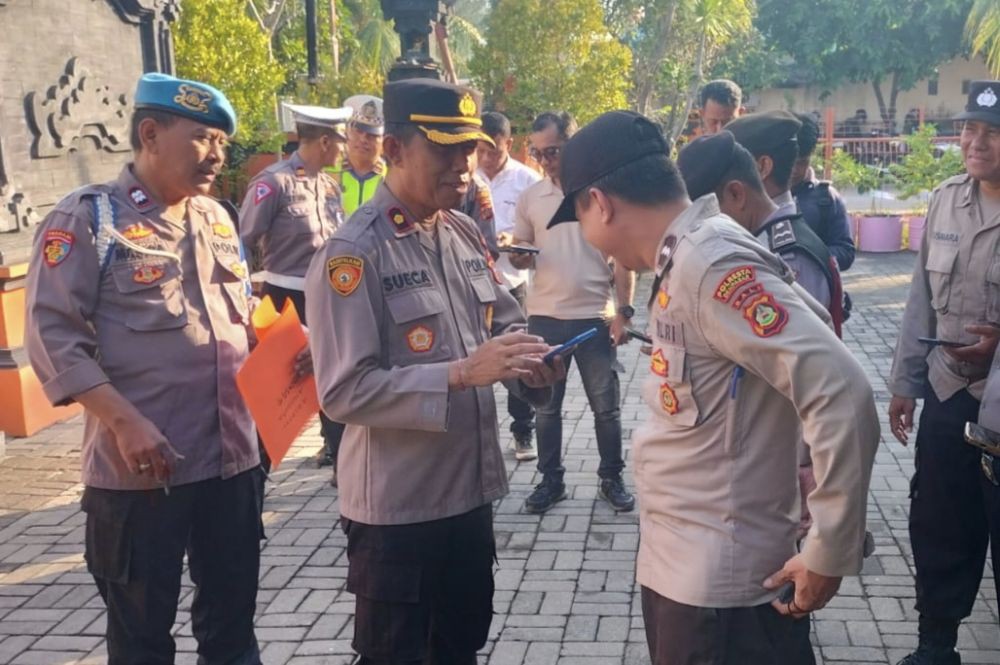 Antisipasi Judi Online, Polsek di Denpasar Periksa Handphone Anggota