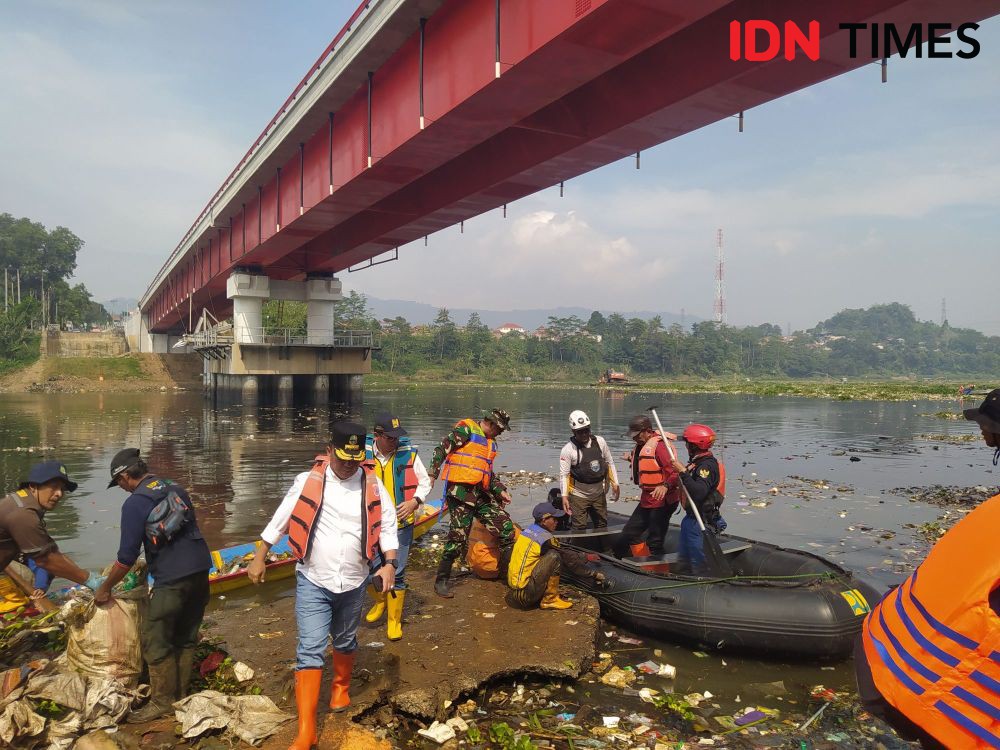Sekda Jabar Minta Tambahan Waktu Bersihkan Sungai Citarum dari Sampah