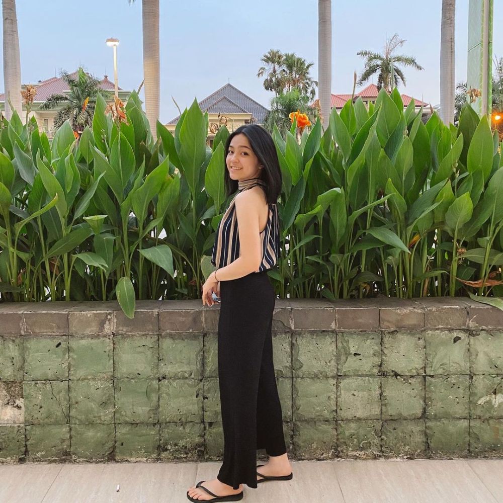 7 Daily Outfit ala Elsa Japasal, Gaya Energik nan Imut