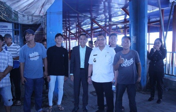Pj Wako Palembang Ucok Abdul Rauf Janjikan Penerangan di Pasar 16 Ilir