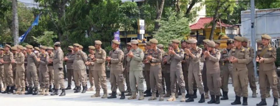 Dua Personel Satpol PP Surabaya Dipecat karena Judi Online