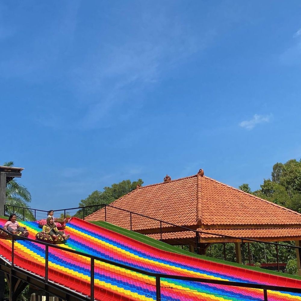 5 Spot Main Rainbow Slide di Jogja, Penyuka Tantangan Wajib Coba
