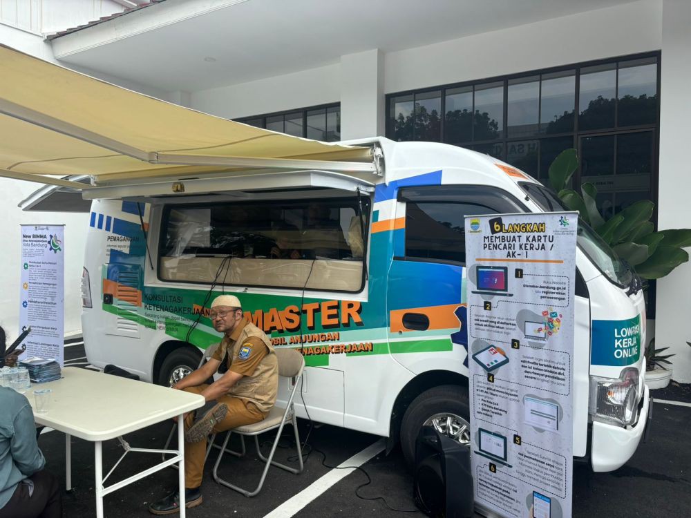 Ribuan Warga Bandung Berburu Lowongan Kerja di Job Fair 2024 