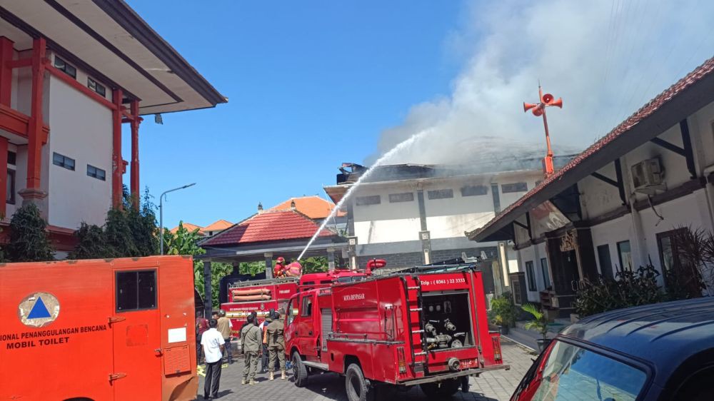 Dua Rumah di Makassar Terbakar, Satu Orang Terluka