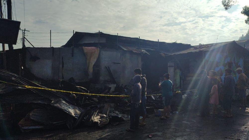 Rumah Wartawan di Karo Ludes Terbakar, Satu Keluarga Meninggal