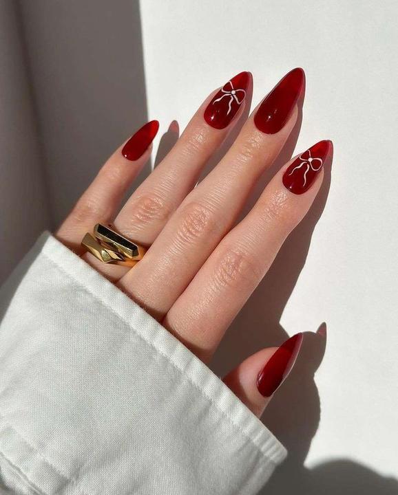 Inspirasi Nail Art Warna Maroon