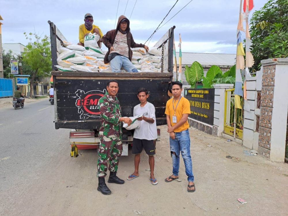 Bansos Jokowi Berisi 10 Kg Beras di Bima Berlanjut hingga Desember