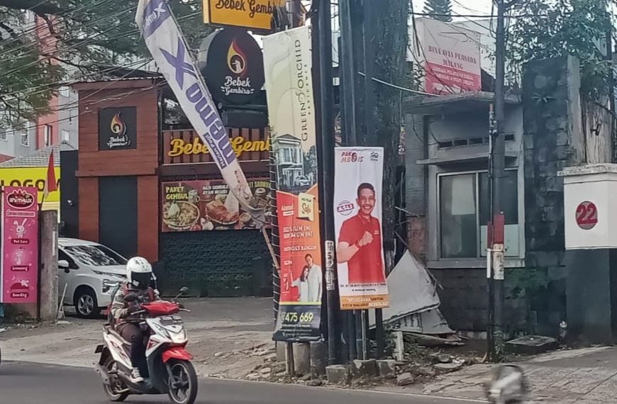 Poster Pj Wali Kota Wahyu Hidayat Bertebaran di Jalanan Kota Malang