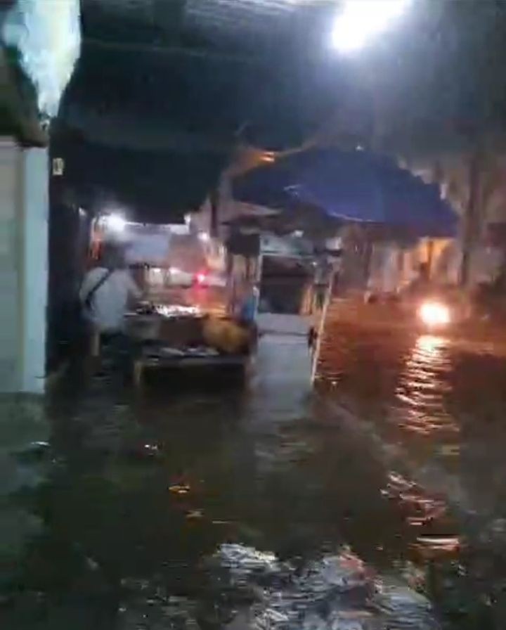Diguyur Hujan Lebat, Kota Mataram Banjir