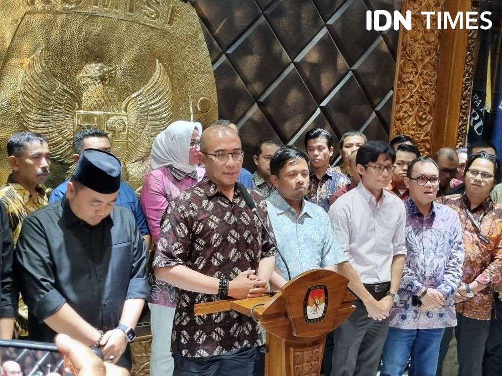 Jokowi Belum Teken Keppres Pemberhentian Hasyim As'yari