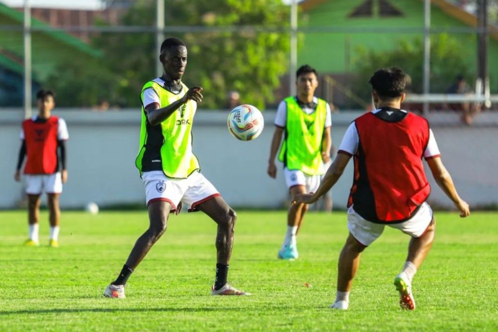 Profil Latyr Fall, Dirigen Lini Tengah Baru PSM Makassar