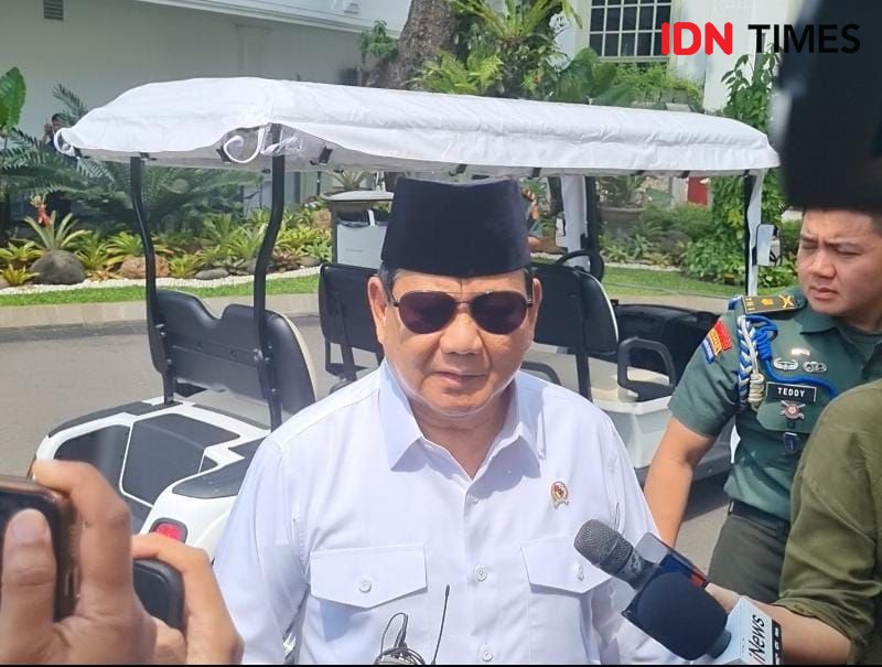 Sekjen Gerindra Serahkan Surat Dukungan Untuk Iqbal-Dinda