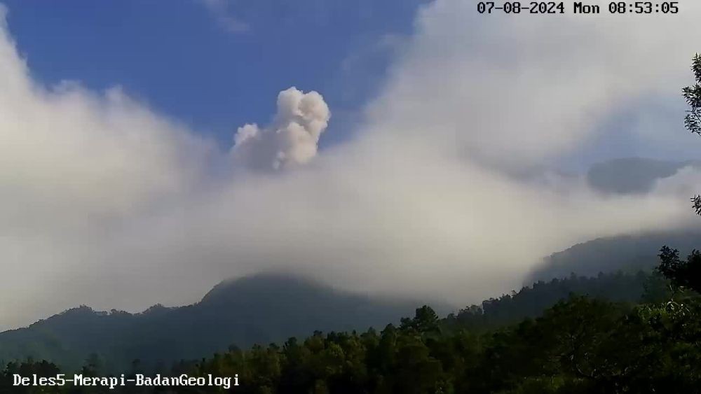 Gunung Merapi Muntahkan Awan Panas Guguran, Jarak Luncur 1 Km