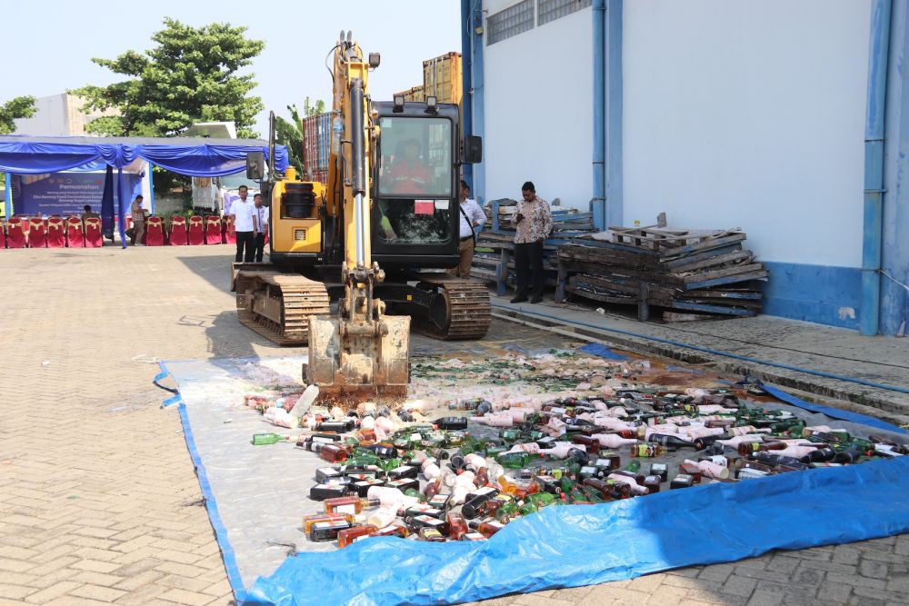 Bea Cukai Jateng Musnahkan 25,1 Juta Batang Rokok Ilegal dan Miras