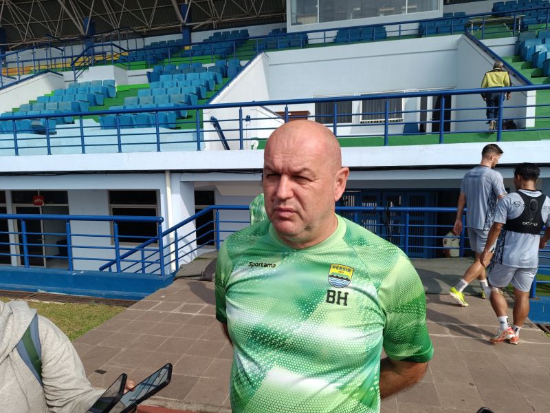 Pelatih Persib Sebut Lapang Sidolig Rusak, Ini Respons Pemerintah