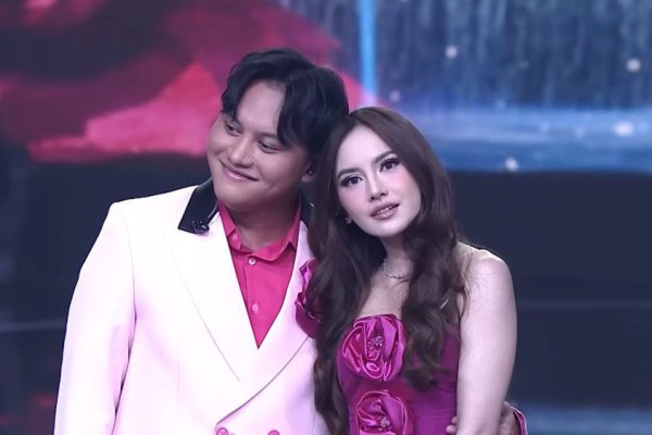 Mahalini & Rizky Febian Manglingi di Konser Paling Romantis