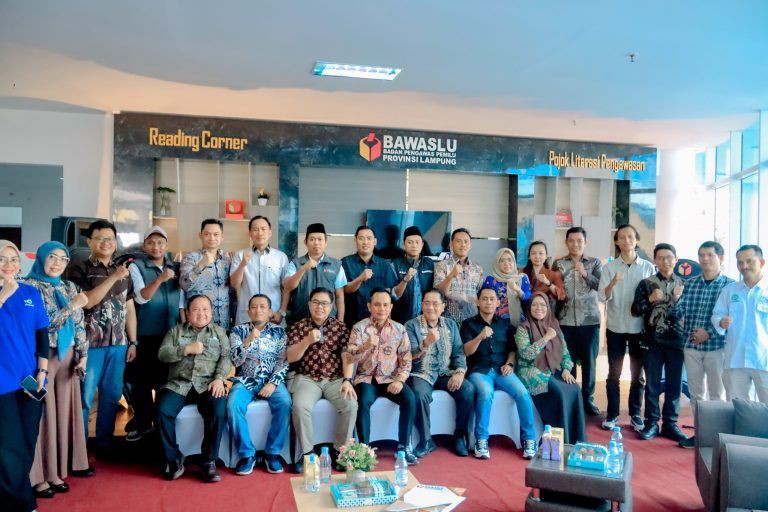 Bawaslu Lampung Launching Pojok Literasi Pertama di Indonesia