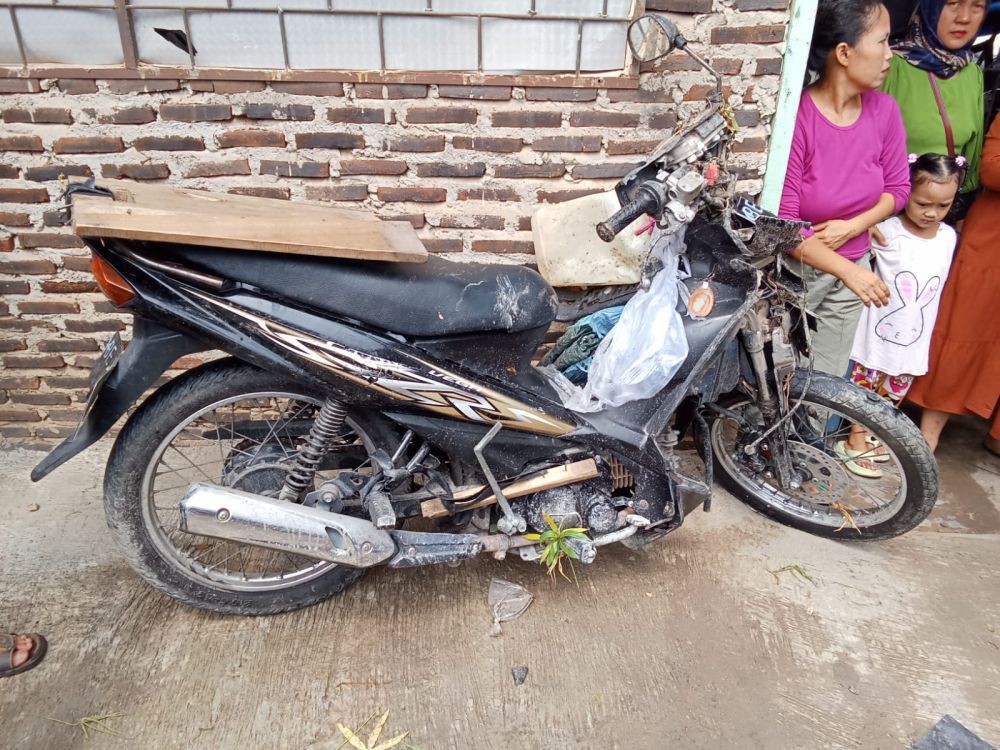 Terpental 10 Meter, Lansia Tewas Tertabrak Kereta Api di Pasar Natar 