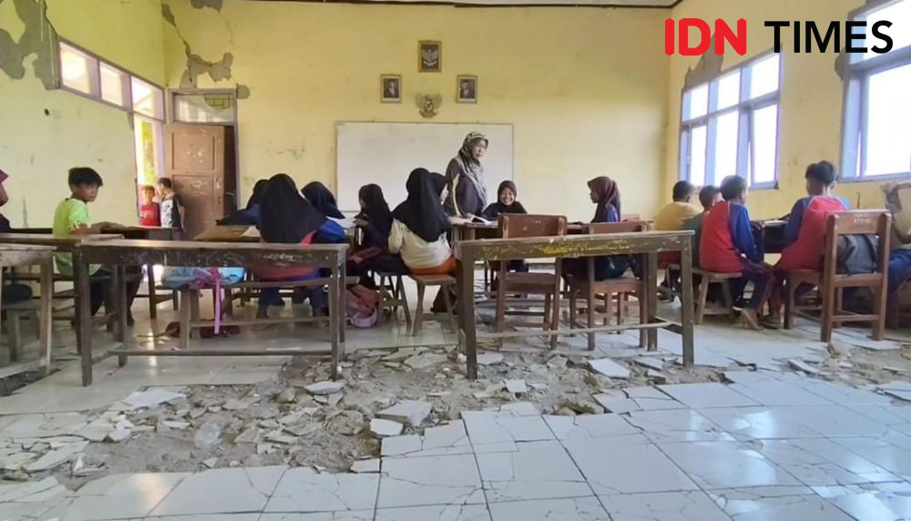 Ruang Kelas Rusak, Kondisi Memprihatinkan SDN Ligung Majalengka 