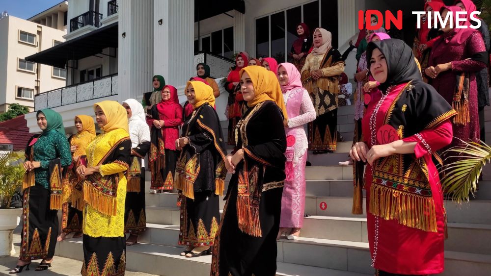 Ratusan Perempuan Parade Kebaya di Car Free Day Banda Aceh