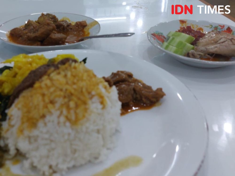 Makan di Warteg, Rp14.900 Bisa Dapat Apa?