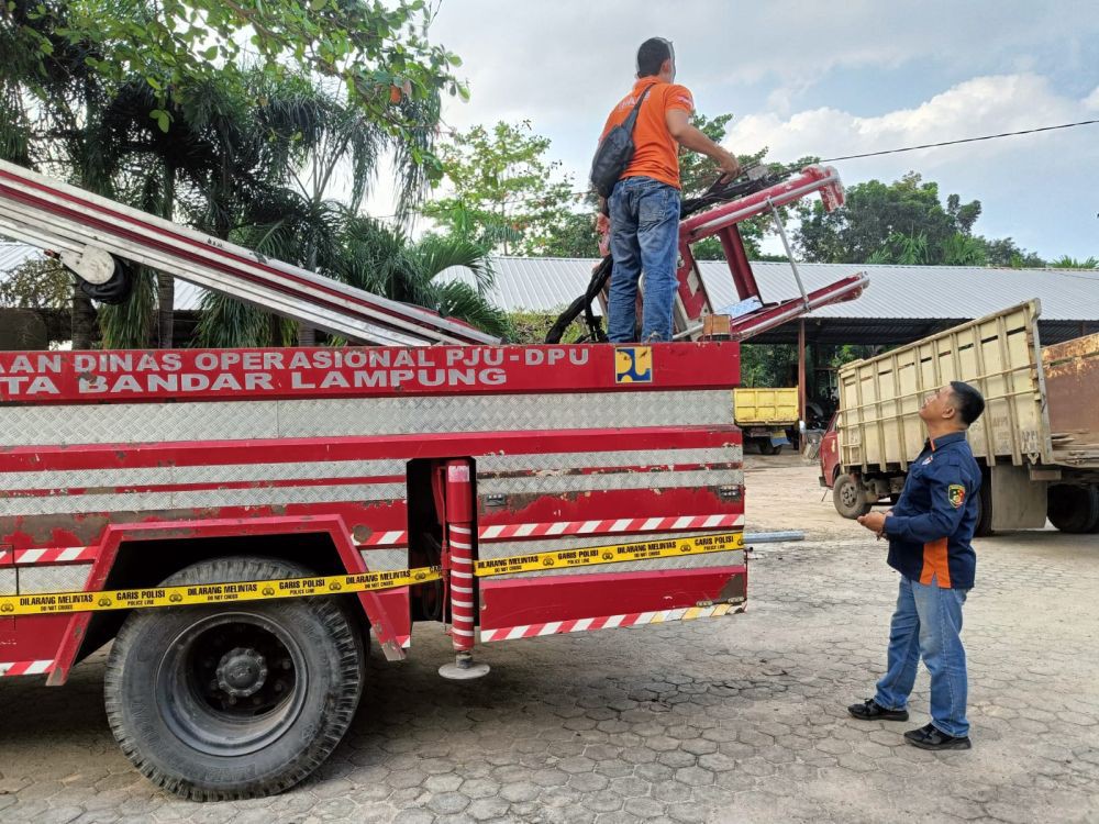 2 Pekerja Jatuh dari Crane, Akademisi Nilai Dinas PU Gagal Penuhi K3