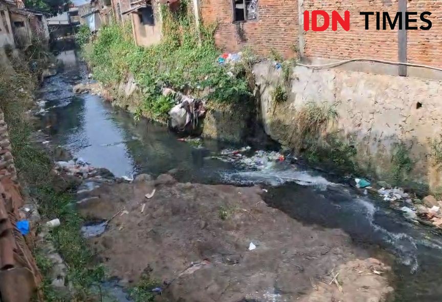 Dikira Boneka, Warga Lihat Mayat Pria Mengapung di Kali Bandar Lampung