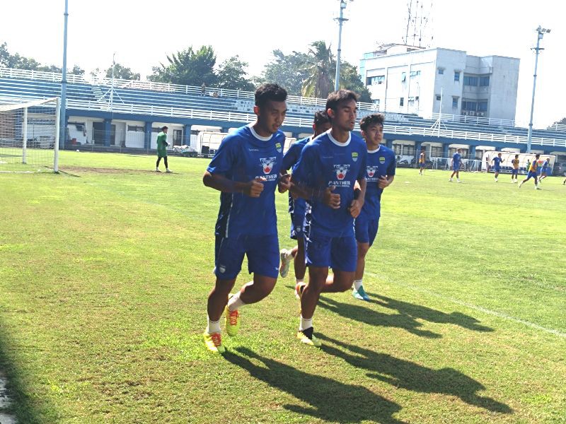 Persib Pinjamkan Abdul Aziz ke Persis Solo 