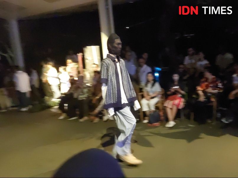 Fashion Show Ala Pasar Malam di Tangerang, Model Naik Bajaj ke Catwalk