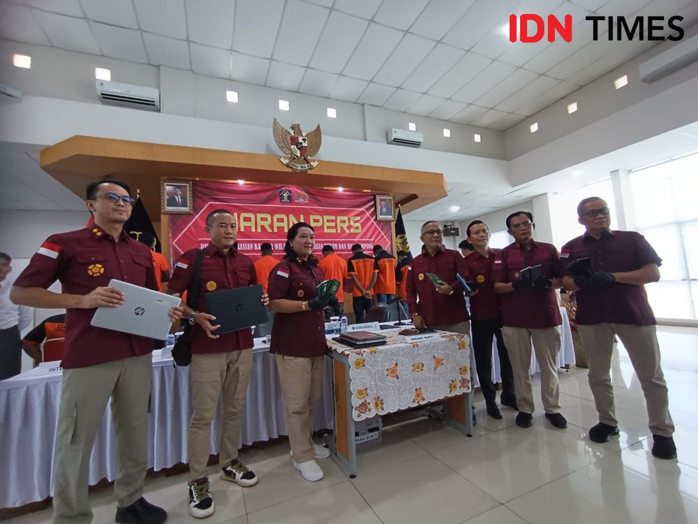 Overstay dan Love Scamming, 12 WNA Nigeria Diciduk Imigrasi Lampung